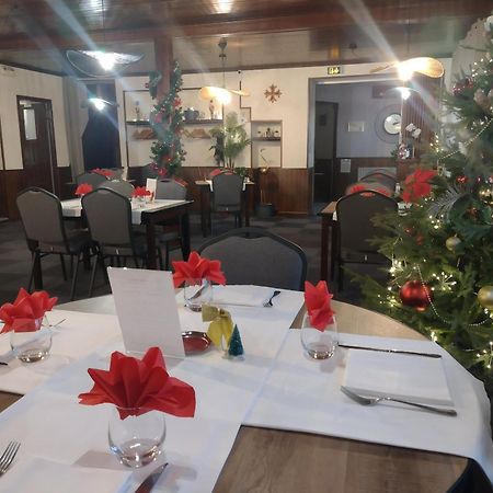Auberge D'Ici Et D'Ailleurs Cressensac-Sarrazac Buitenkant foto