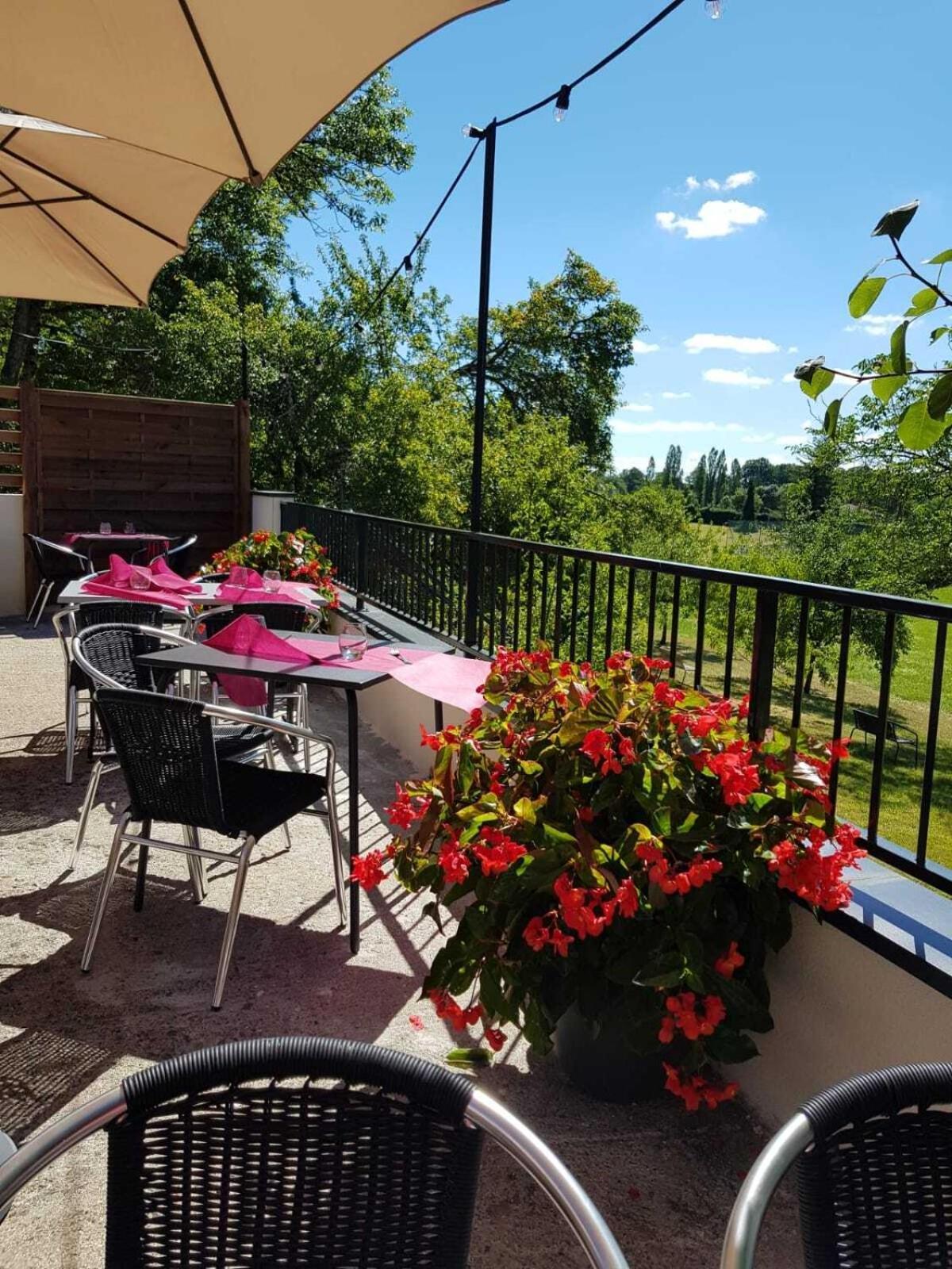 Auberge D'Ici Et D'Ailleurs Cressensac-Sarrazac Buitenkant foto